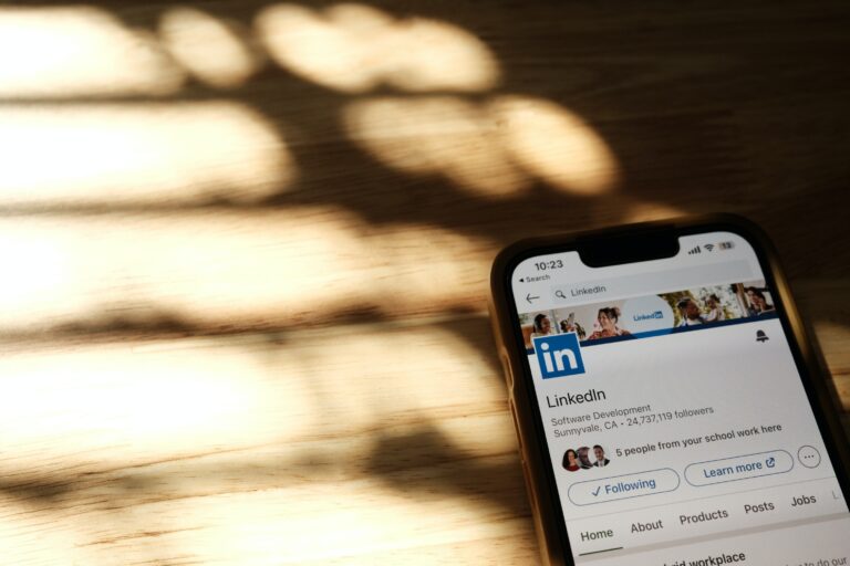 10,000 Followers in 3 Months: A Comprehensive Guide on How to Grow on LinkedIn from 100 Followers